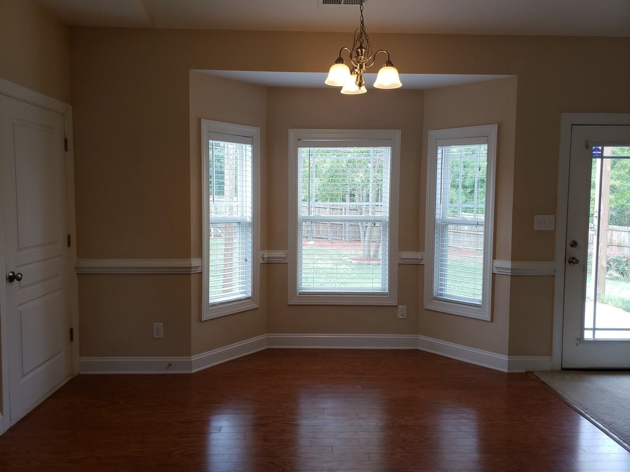 121 Harding Ln - Photo 6 of 18