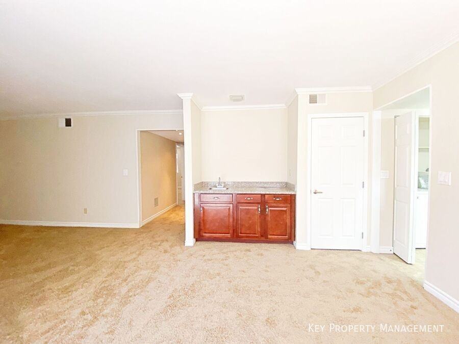 4431 Alexis Dr #423 - Photo 5 of 19