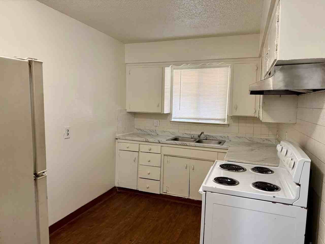 489 S Backer Ave - Photo 6 of 9