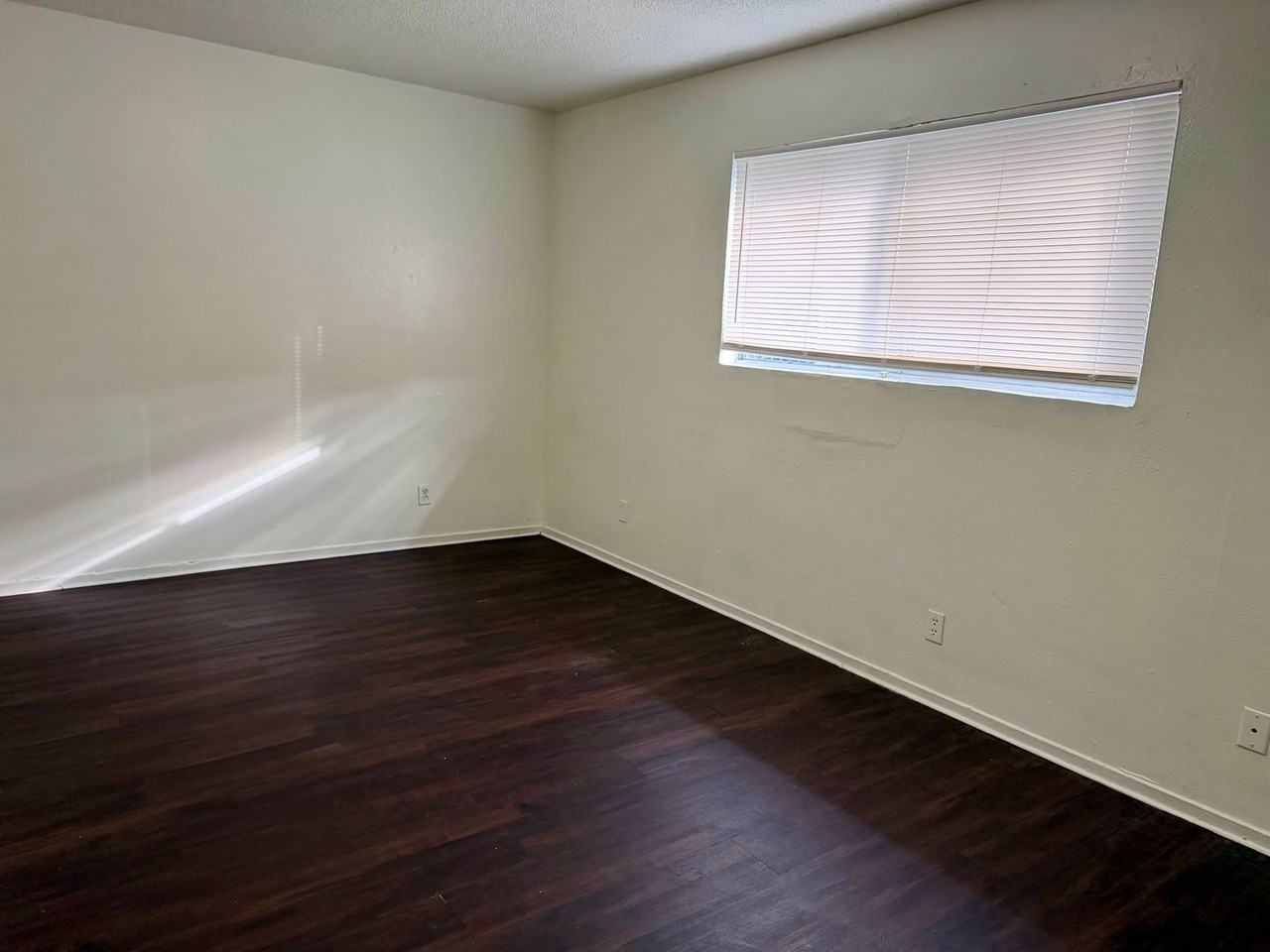 489 S Backer Ave - Photo 7 of 9