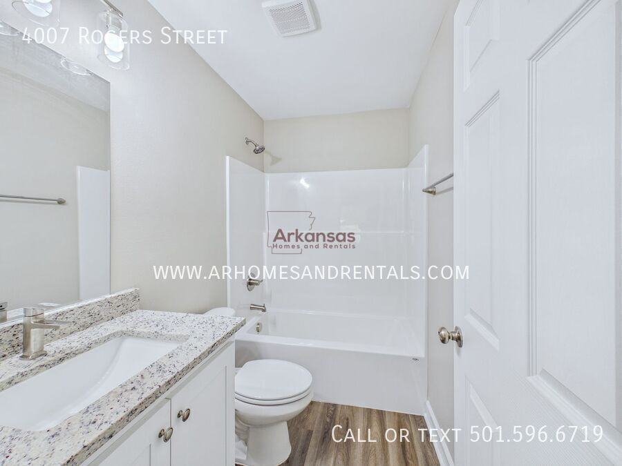 4007 Rogers St - Photo 7 of 24