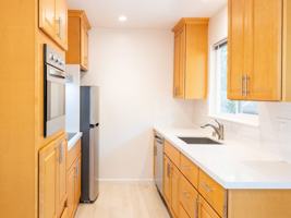 featured image of 10 Park Ave #02