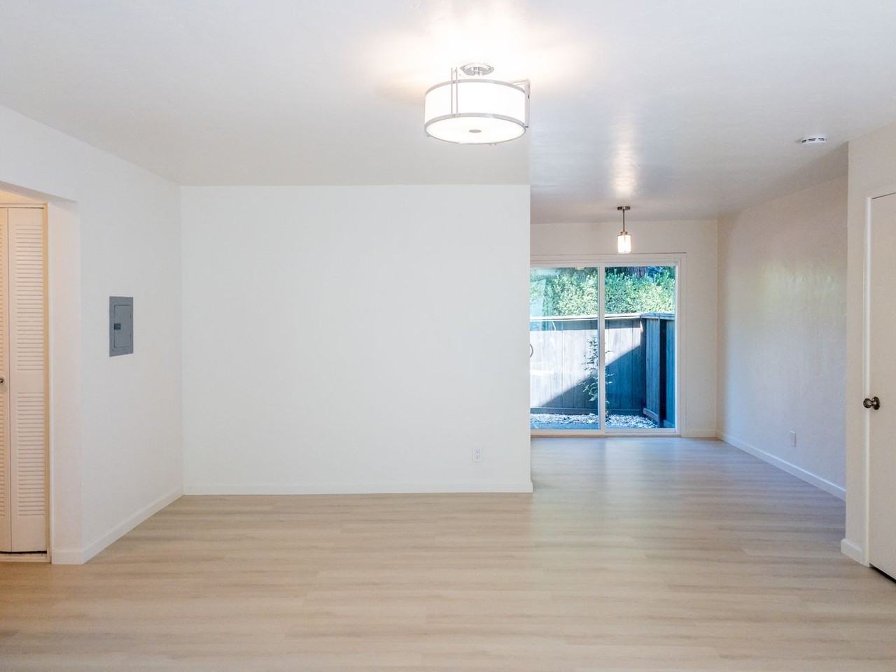 10 Park Ave #02 - Photo 5 of 24