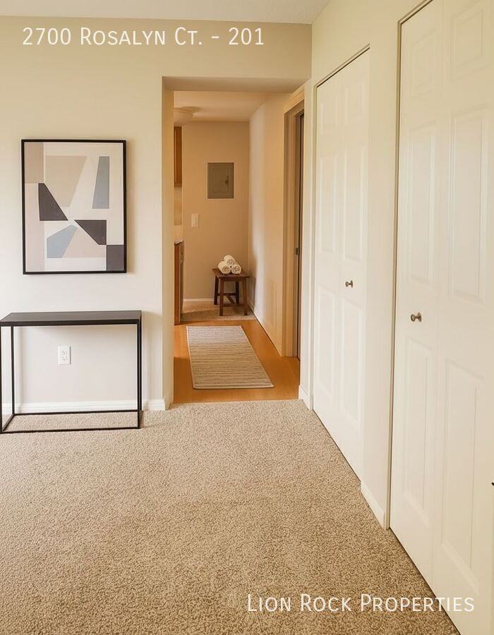 2700 Rosalyn Ct #201 - Photo 3 of 7