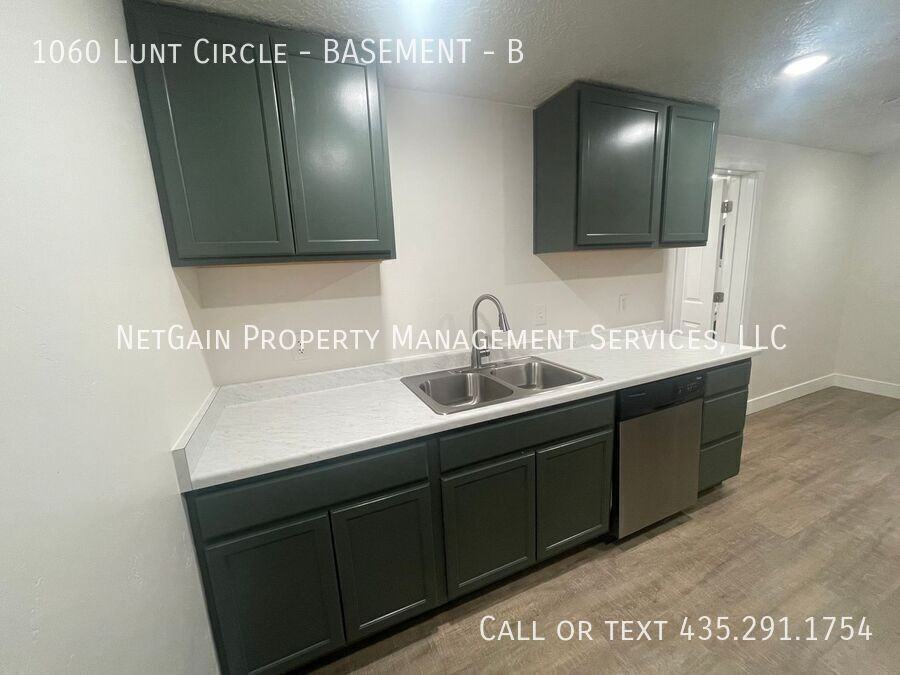 1060 Lunt Cir Bsmt #B - Photo 6 of 18