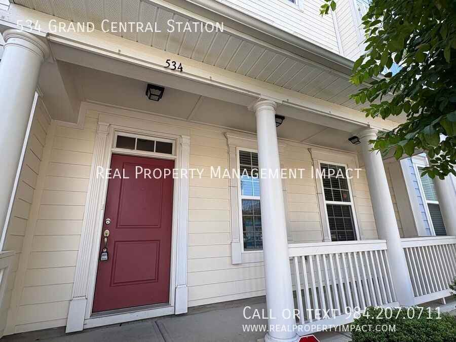 534 Grand Central Sta - Photo 3 of 44