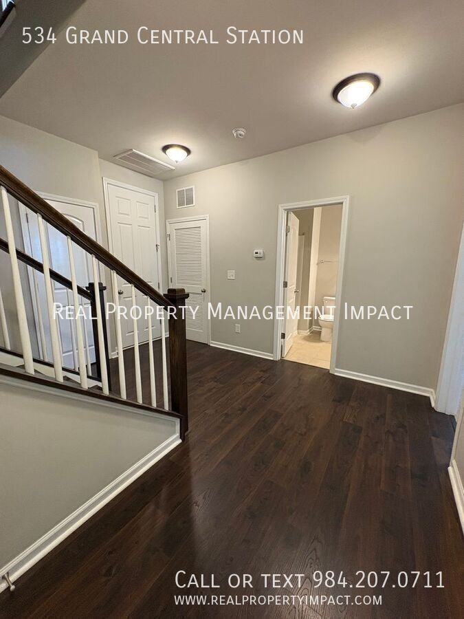 534 Grand Central Sta - Photo 5 of 44