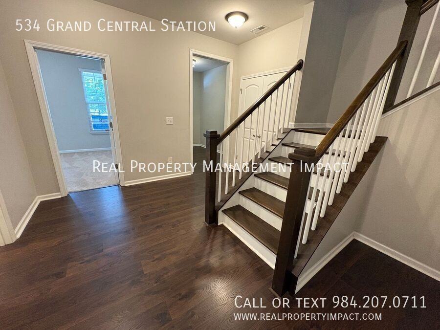 534 Grand Central Sta - Photo 6 of 44