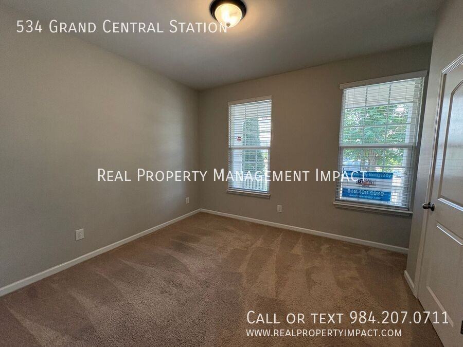 534 Grand Central Sta - Photo 7 of 44