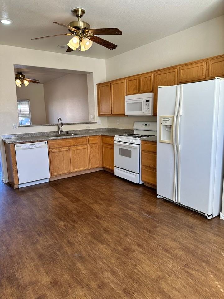 6360 Pebblecreek Lodge Way - Photo 4 of 11