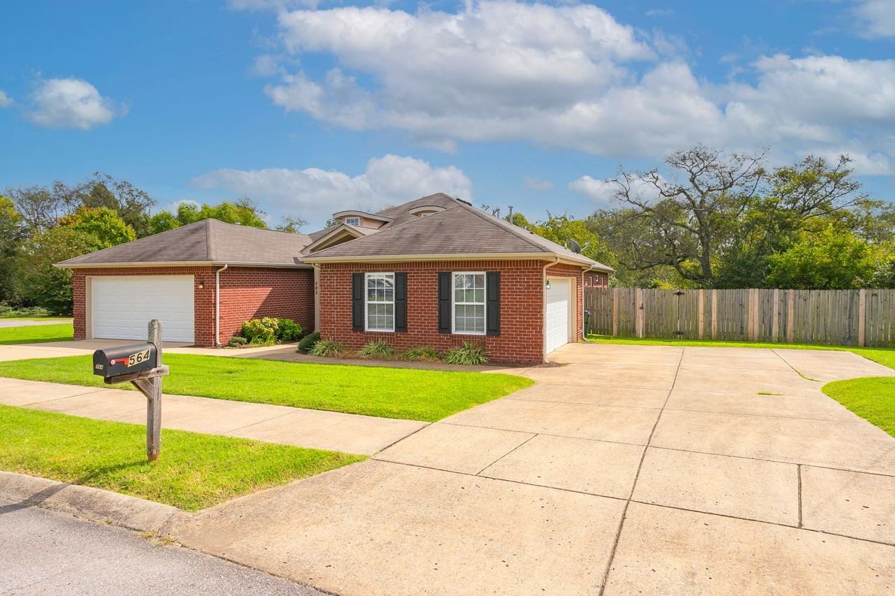 564 Rose Cottage Cir - Photo 4 of 36