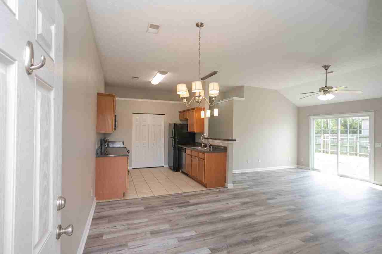 564 Rose Cottage Cir - Photo 6 of 36