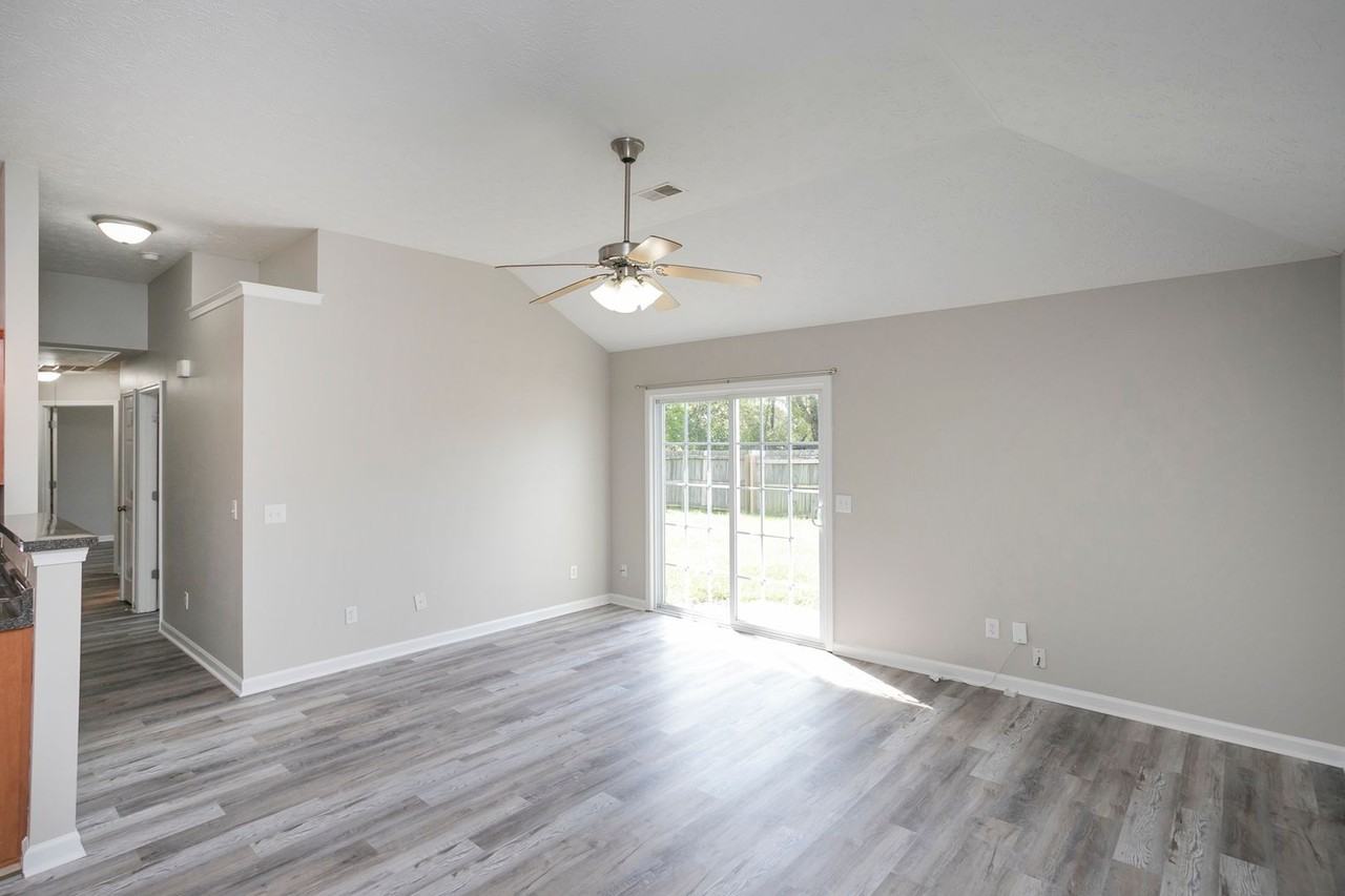 564 Rose Cottage Cir - Photo 7 of 36