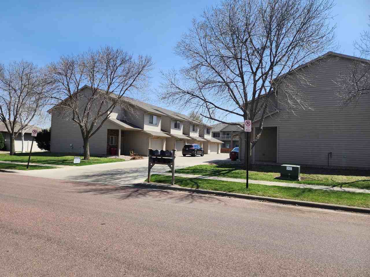 3303 W Bitterroot St - Photo 2 of 26