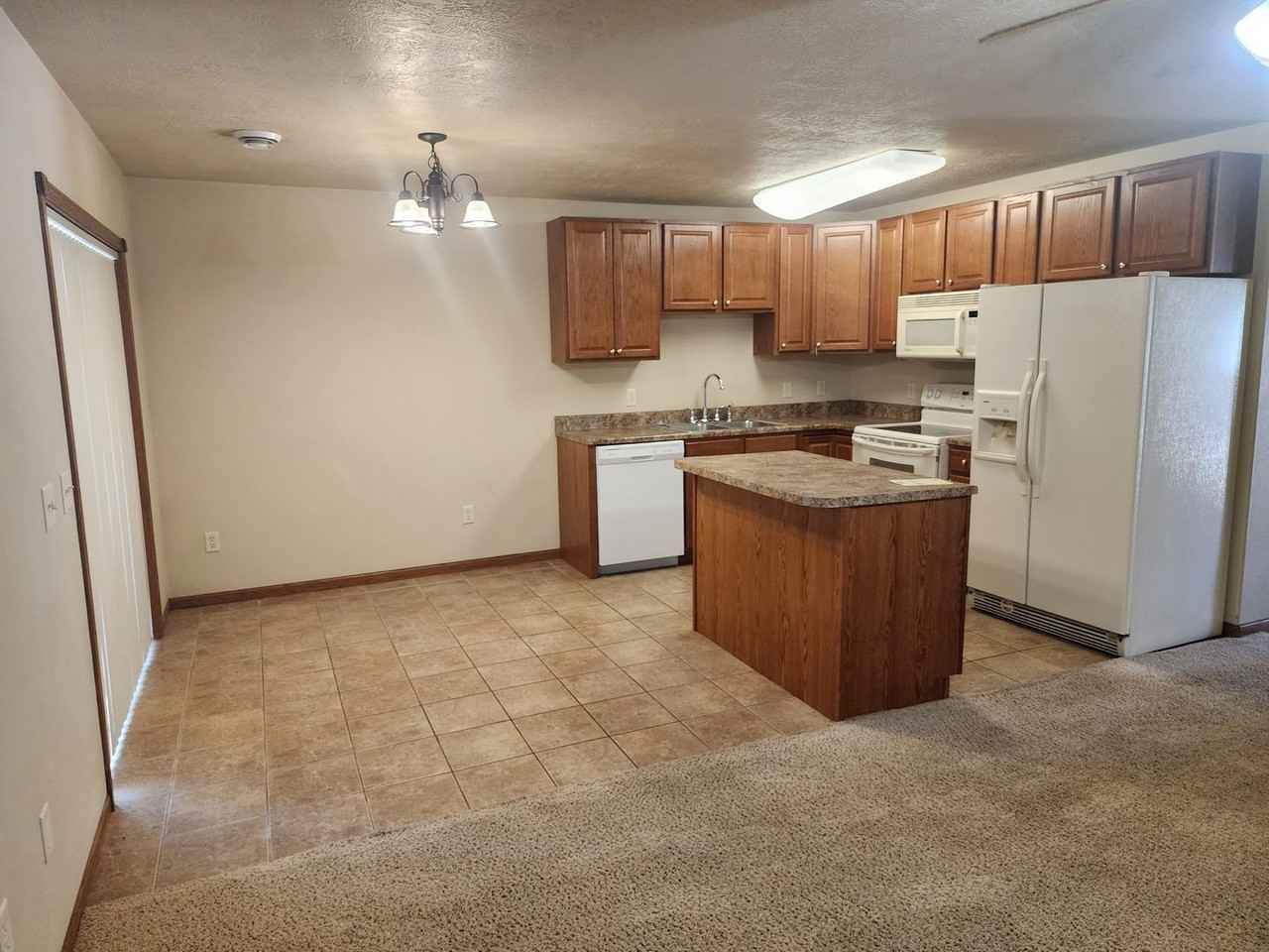 3303 W Bitterroot St - Photo 7 of 26