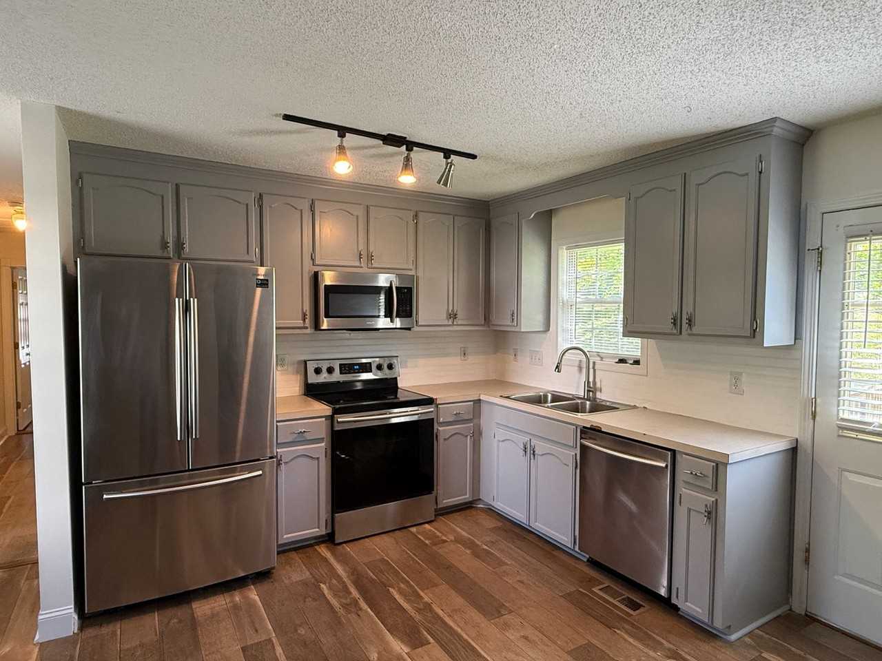 330 Ferrell Ave - Photo 3 of 13
