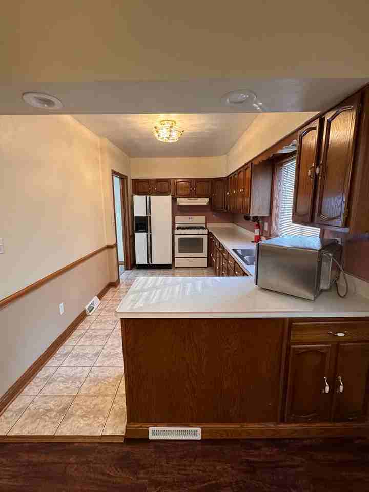 27 Gordon St - Photo 4 of 26