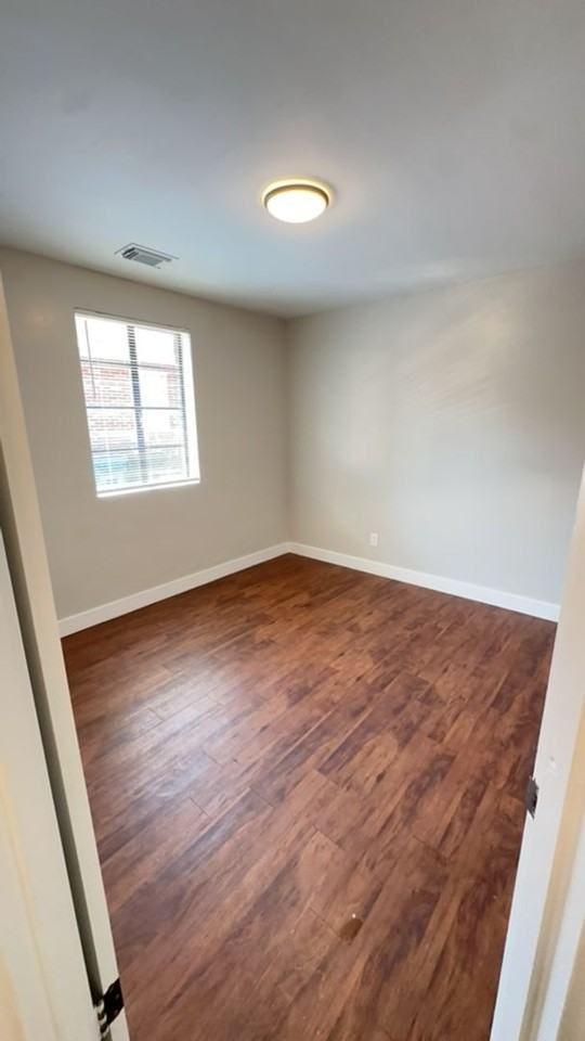 739 Shull St Apt B - Photo 7 of 7