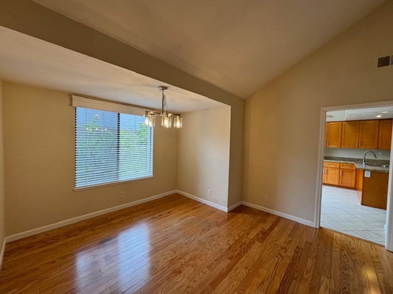 417 Pimlico Dr - Photo 7 of 29