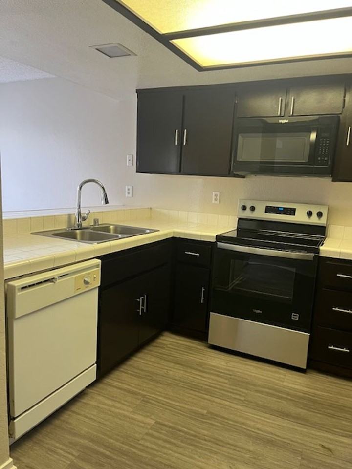 2600 Chandler Ct - Photo 7 of 22