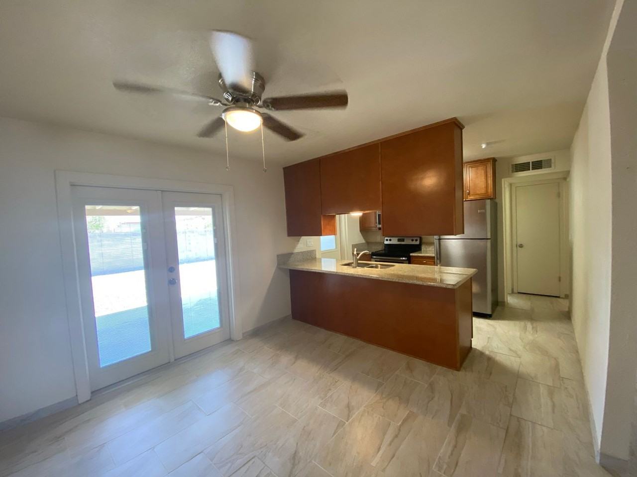 1934 Miami Ave - Photo 4 of 15