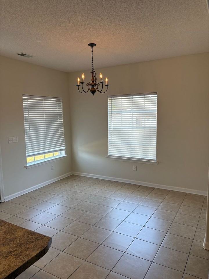 1057 Kentshire Cv - Photo 3 of 17