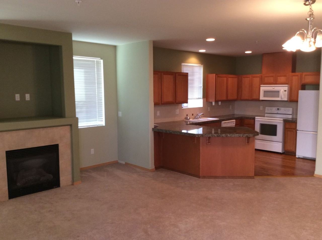 2125 Bobs Hollow Ln - Photo 3 of 8