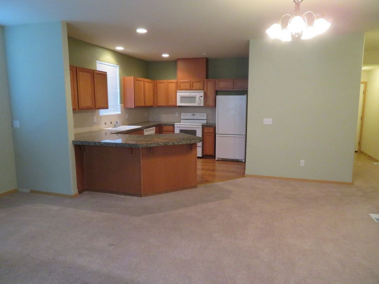 2125 Bobs Hollow Ln - Photo 4 of 8