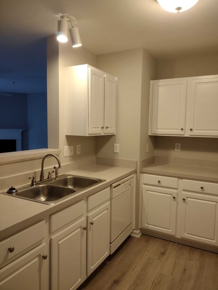 211 Ivy Glen Ct - Photo 5 of 15