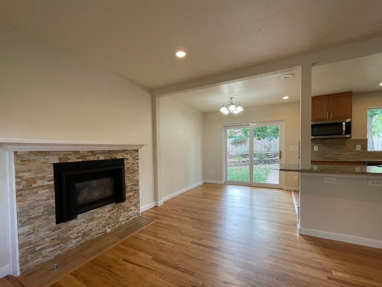 4272 Graham Ct - Photo 3 of 21