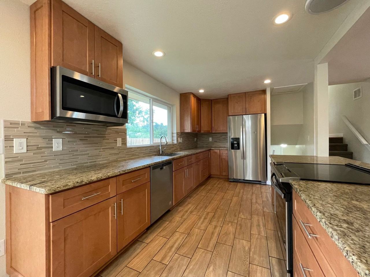 4272 Graham Ct - Photo 4 of 21