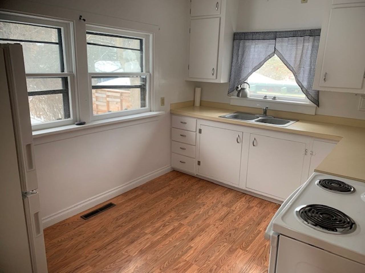 635 Se Side St - Photo 7 of 14