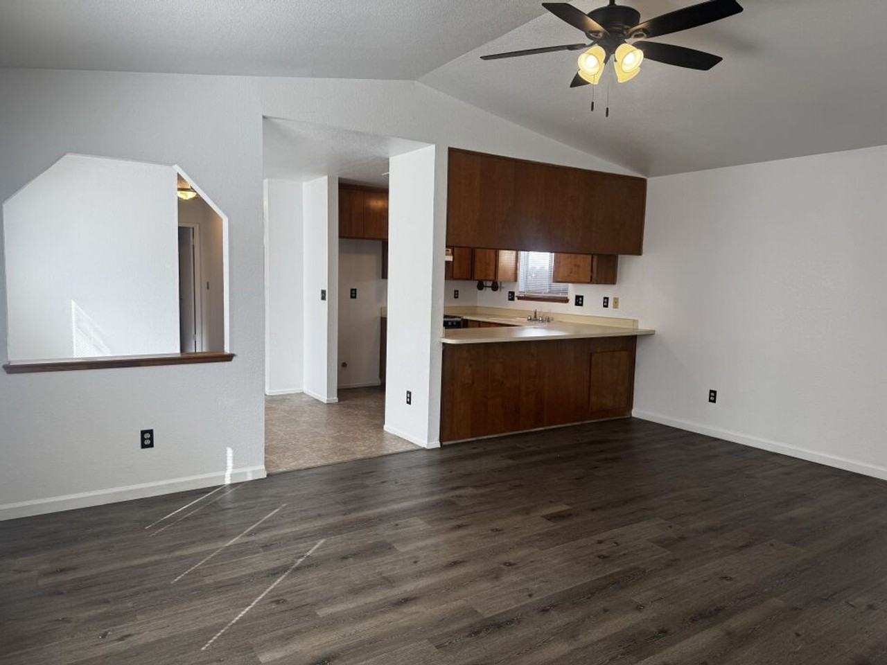 244 N 5th Ave - Photo 3 of 18