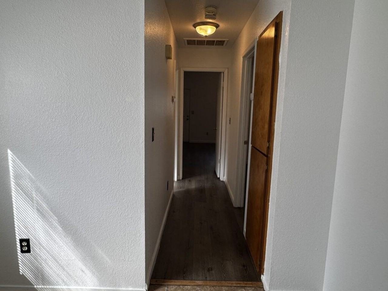 244 N 5th Ave - Photo 4 of 18