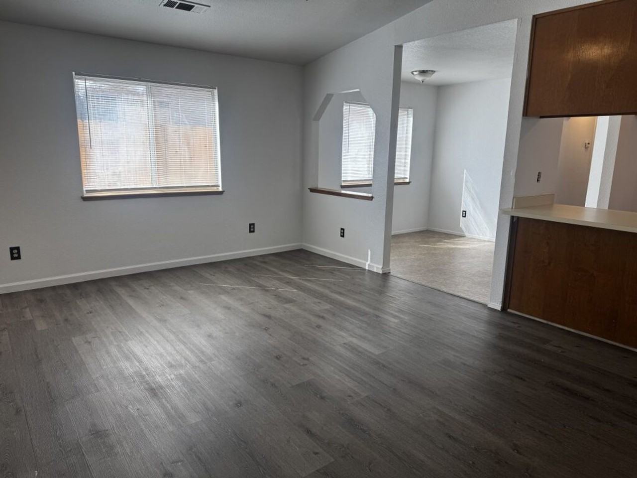 244 N 5th Ave - Photo 6 of 18