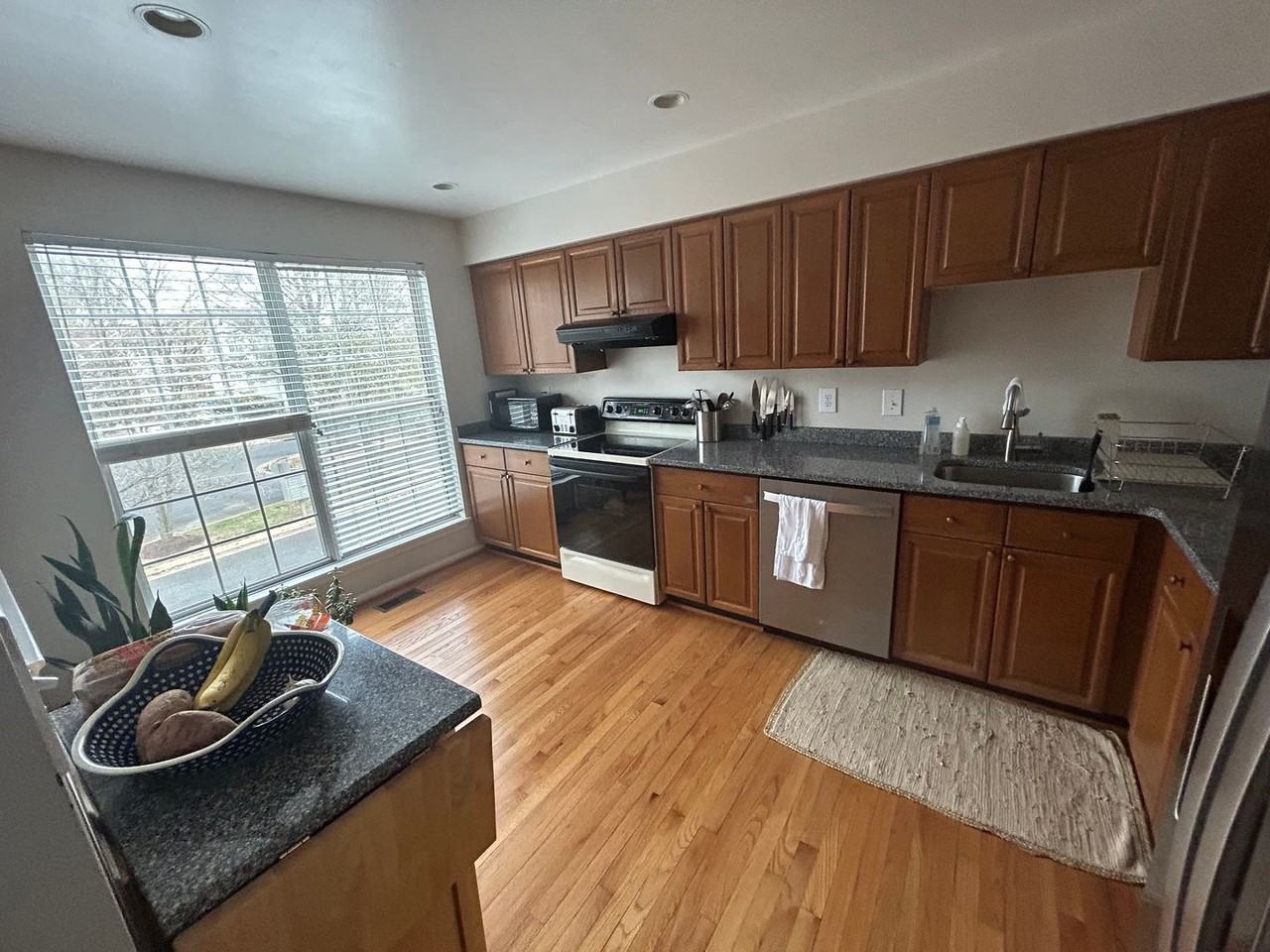 5833 Pin Oak Commons Ct - Photo 5 of 22