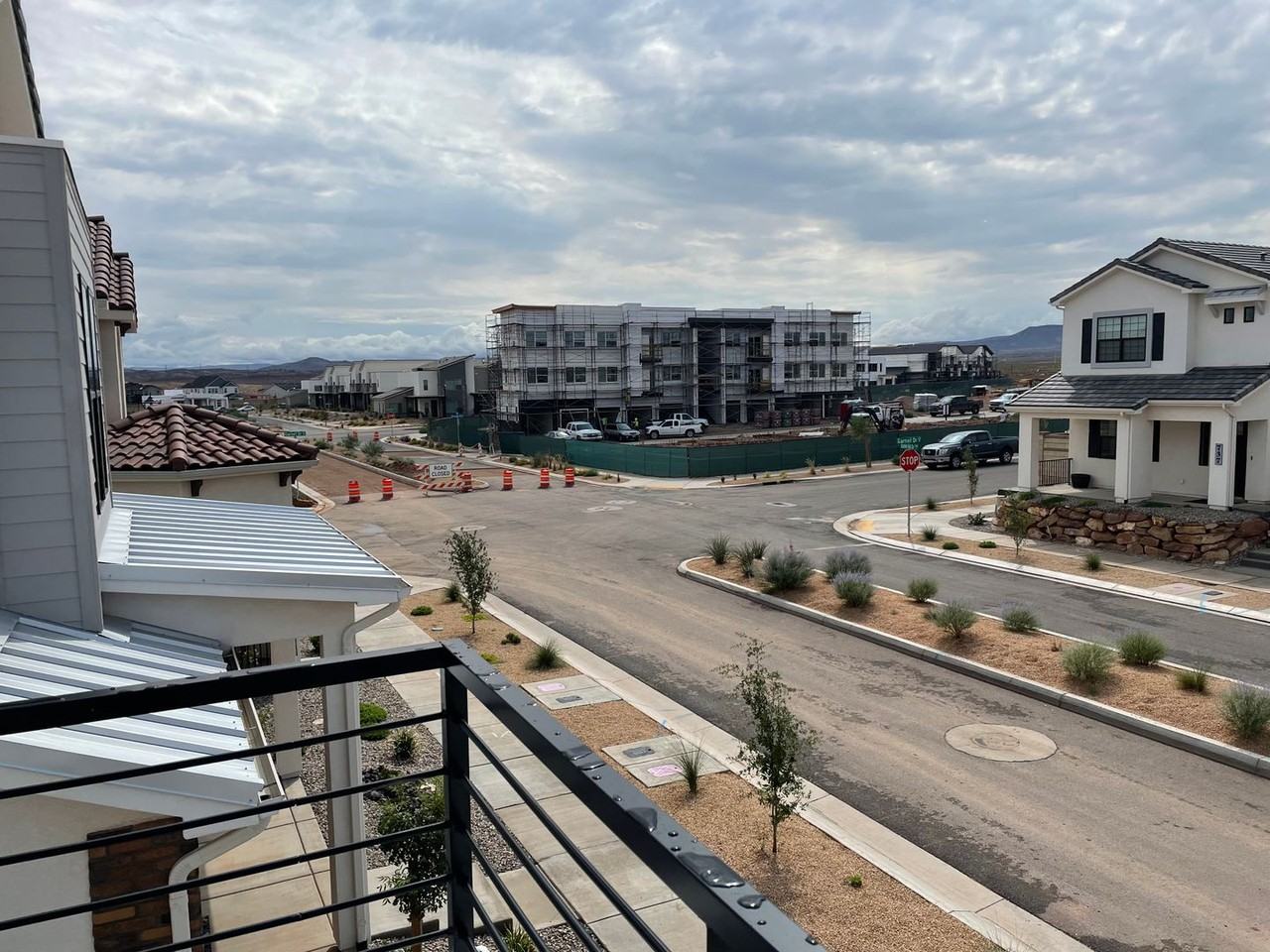 750 W Scarlet Hill Dr - Photo 5 of 36