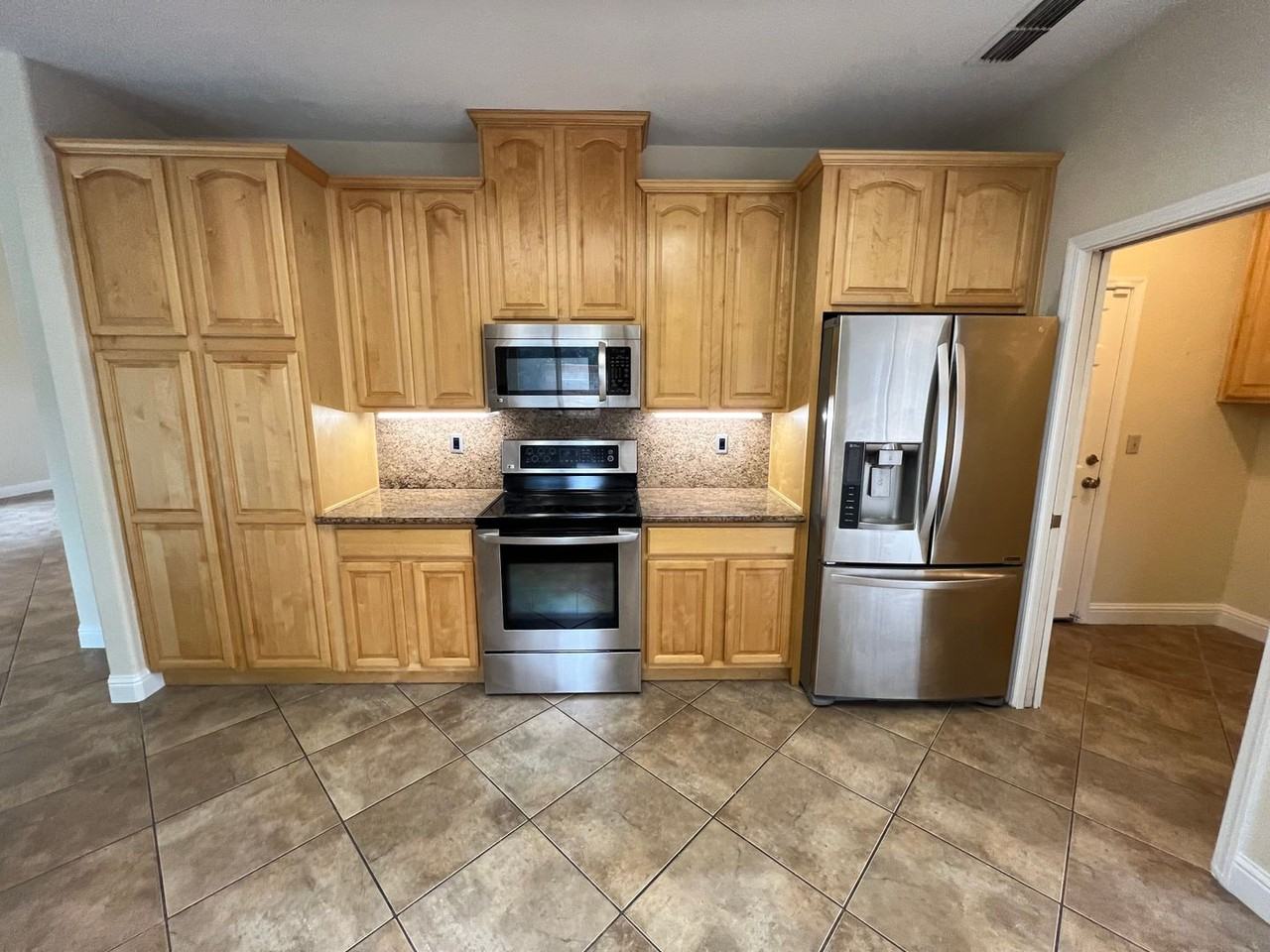 5813 Andrea Ct - Photo 4 of 33