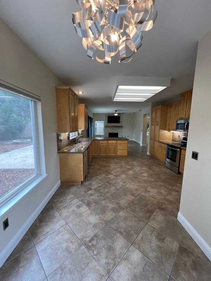 5813 Andrea Ct - Photo 7 of 33