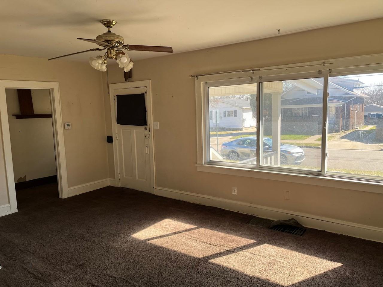 1005 Pardee Ave - Photo 5 of 5