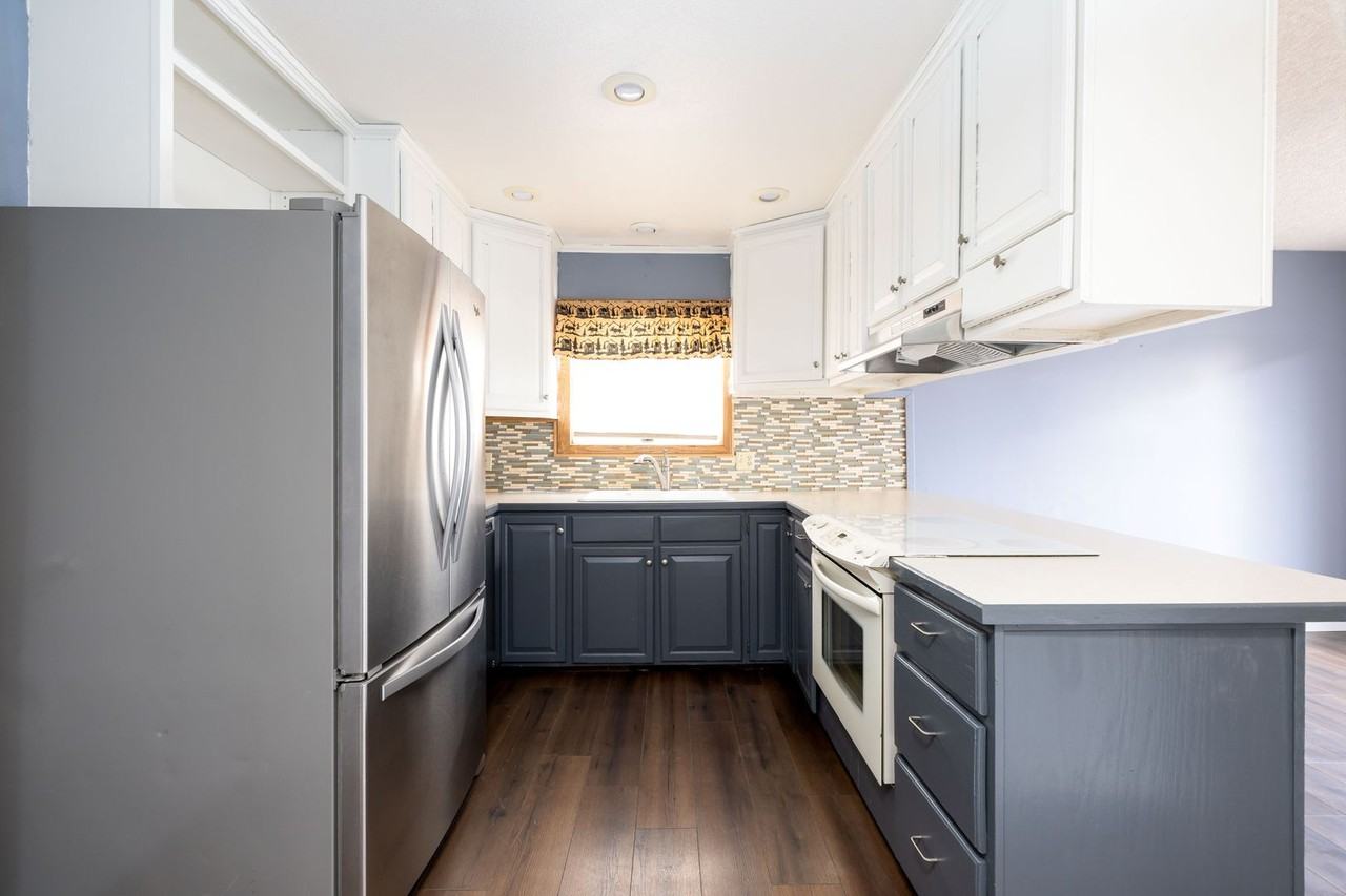 1105 W Maryland Ln - Photo 6 of 25