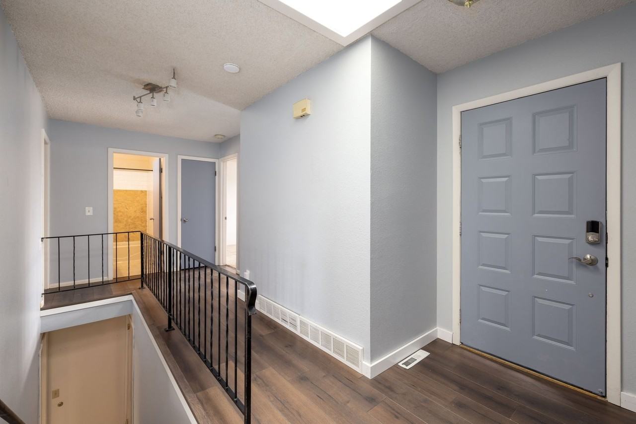 1105 W Maryland Ln - Photo 7 of 25