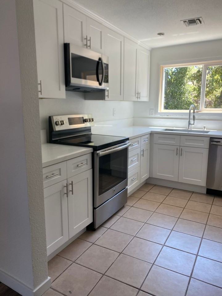 1425 Louise Dr - Photo 6 of 16