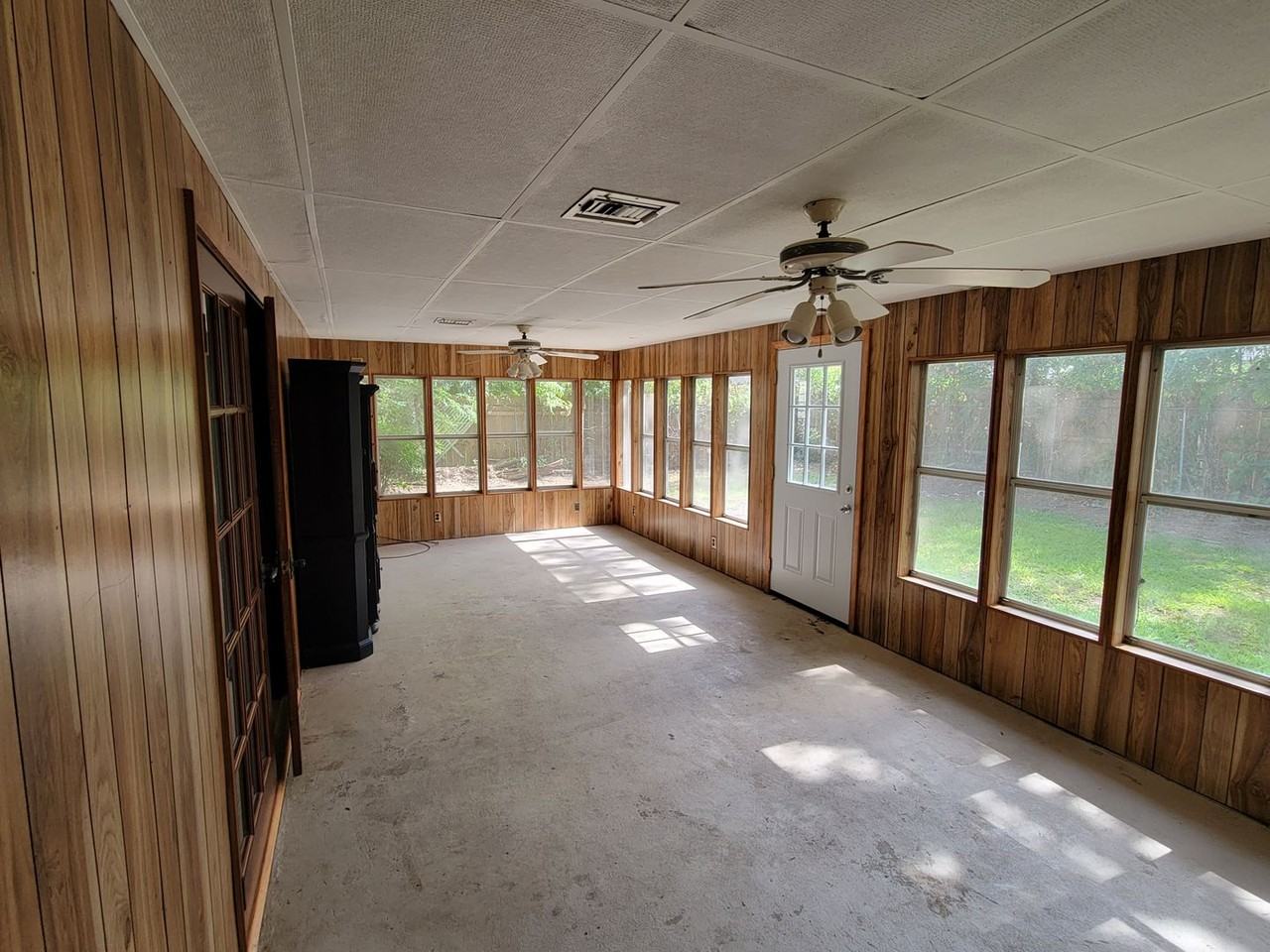 4128 Center St - Photo 7 of 20