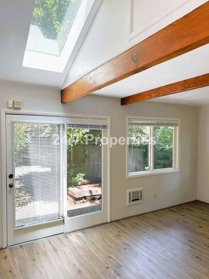 8780 Sw Washington Dr - Photo 2 of 24