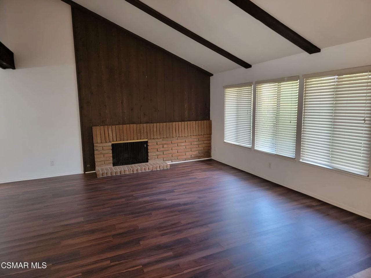 28910 Calabria Dr - Photo 4 of 35