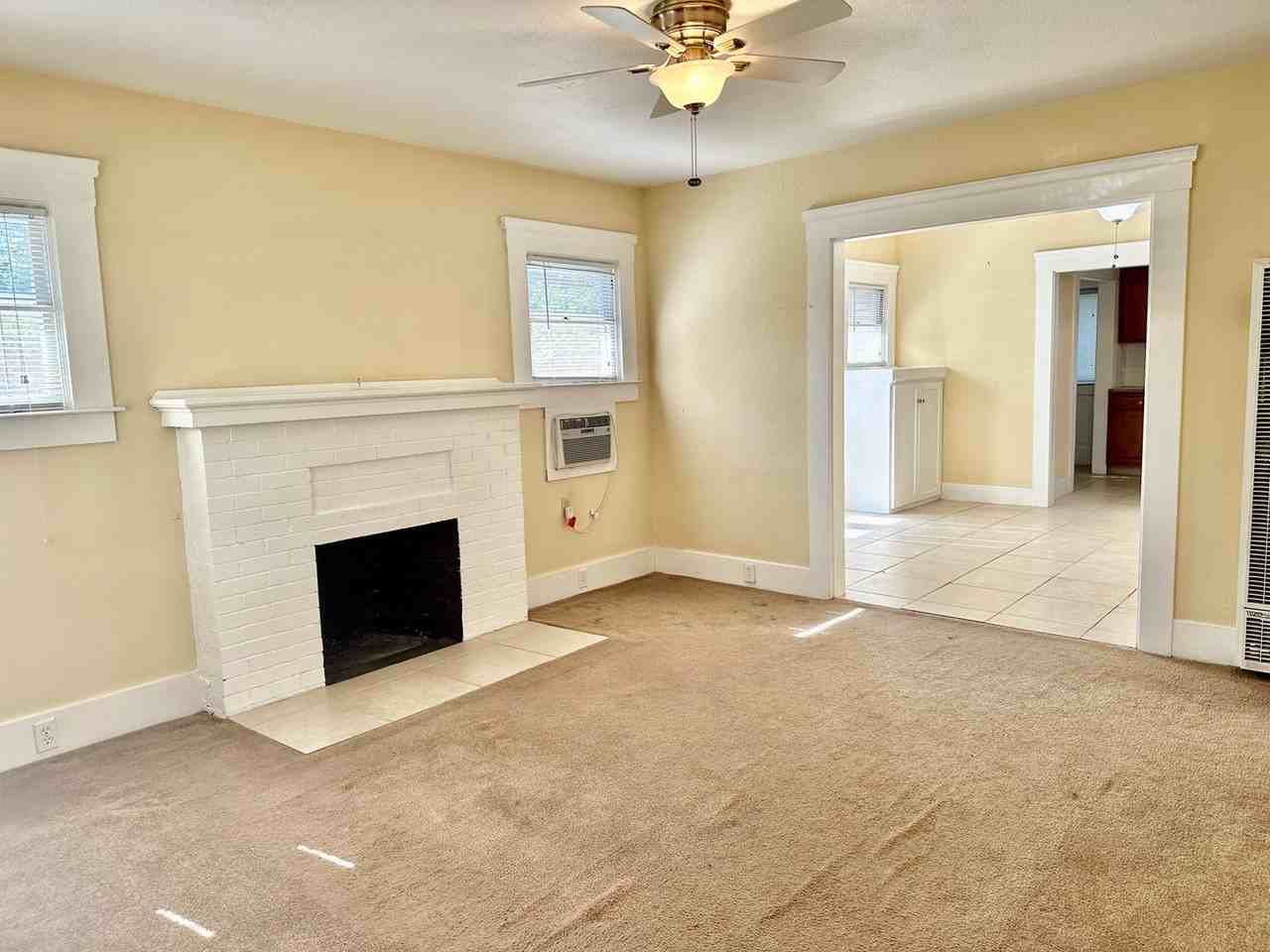 1249 N Harrison Ave - Photo 4 of 19