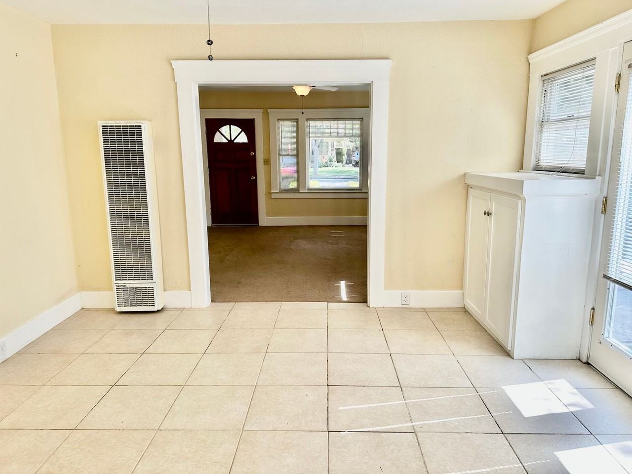 1249 N Harrison Ave - Photo 6 of 19