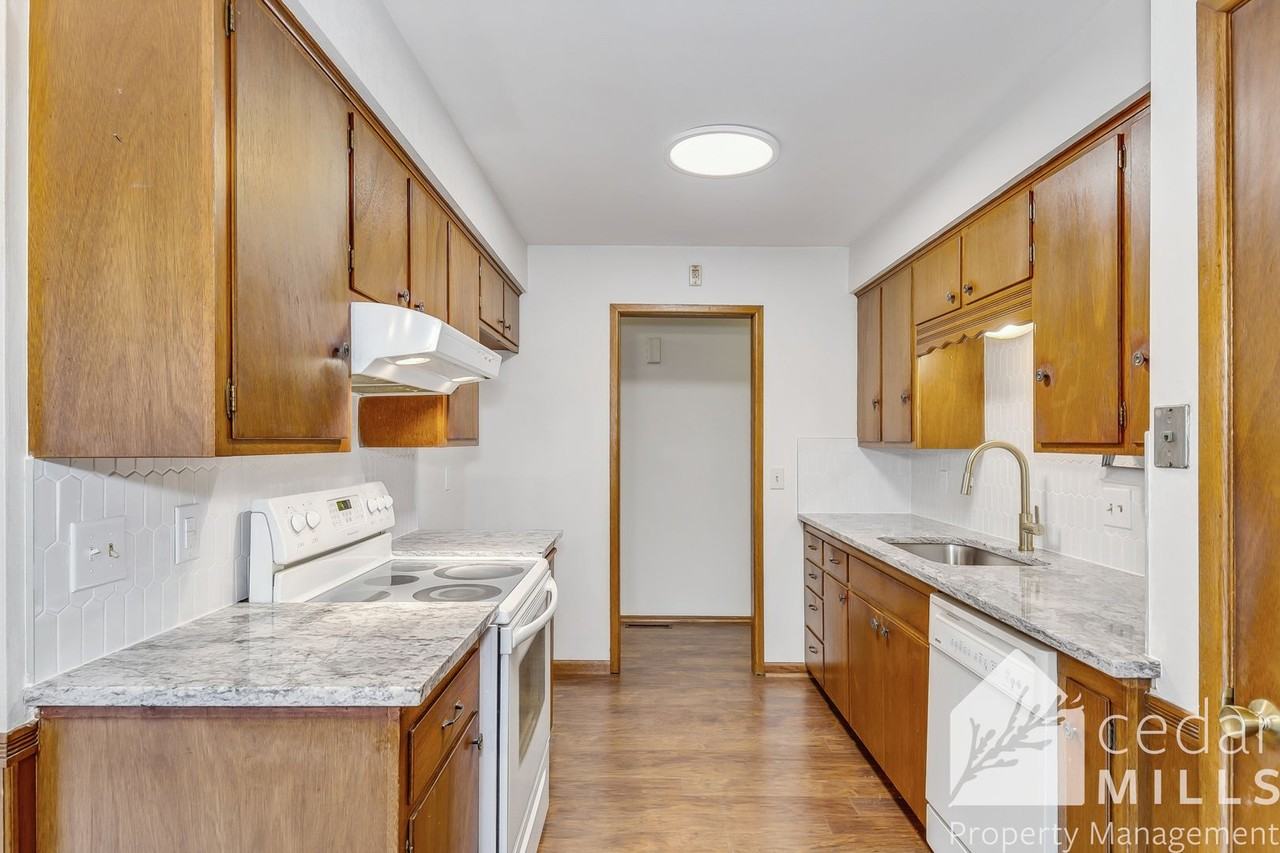 6815 E Zimmerly St - Photo 5 of 16