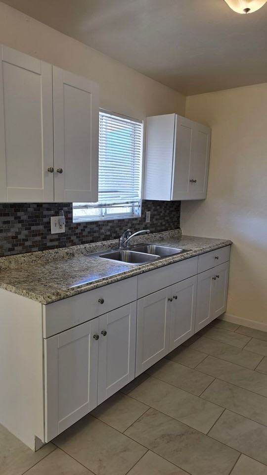 4167 E Market St - Photo 6 of 19